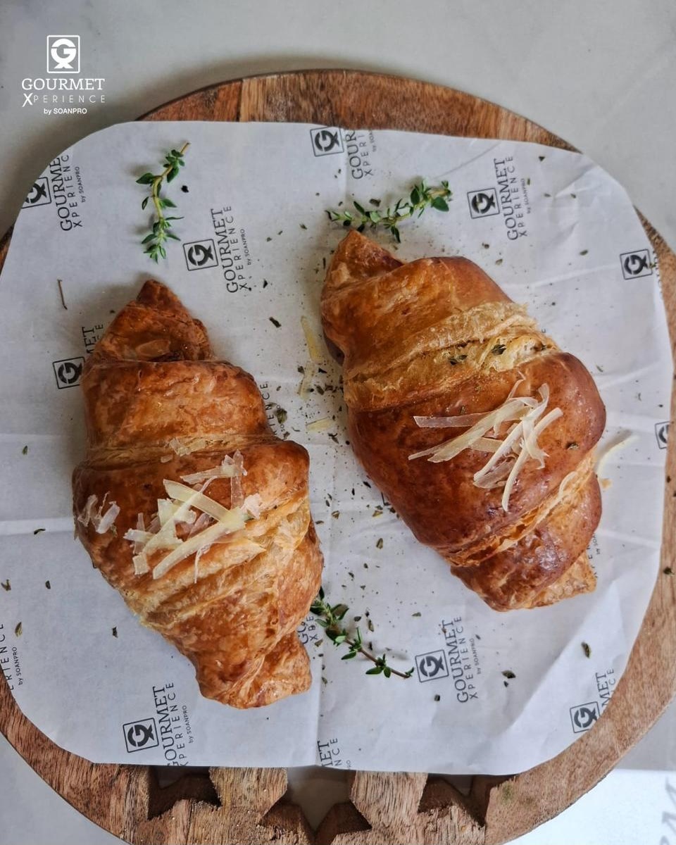 Croissants con insumos franceses