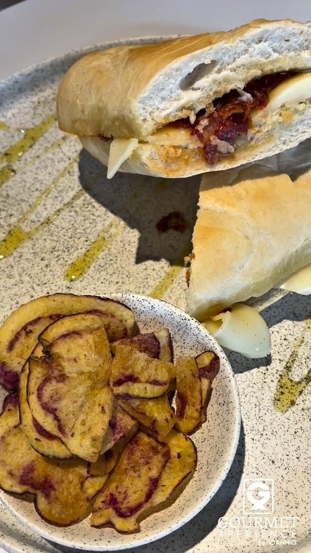 Flauta española con manchego y chorizo ibérico
